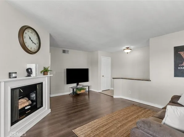 26762 Claudette St Unit 417, Santa Clarita, CA 91351