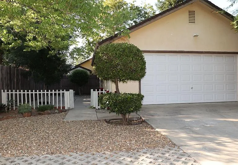 844B Shearer St — Photo 3