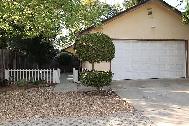 1st image of 844 Shearer St #B
