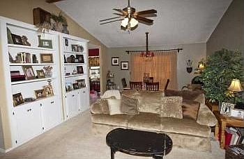 3rd image of 1413 Huntington Dr