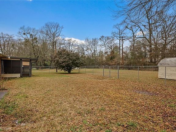5th image of 930 Empire Cir