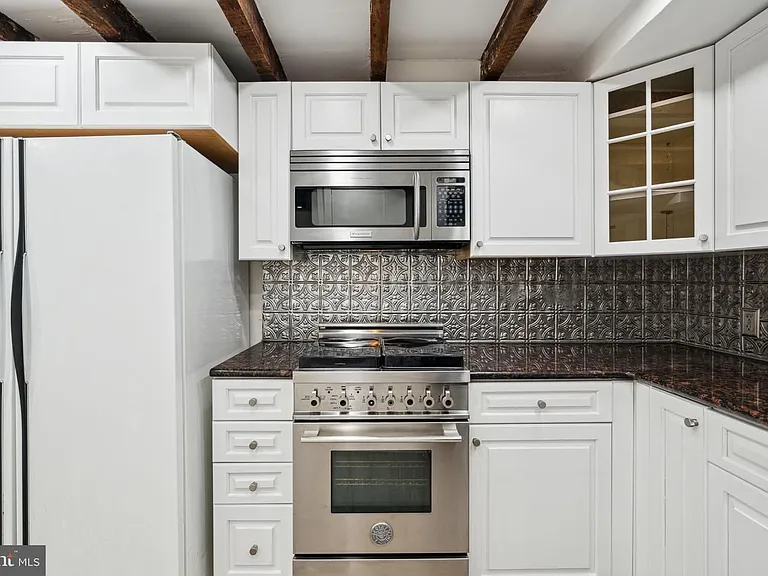 136 Carpenter St #C — Photo 2