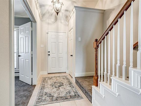 4th image of 5024 Raymond Dr