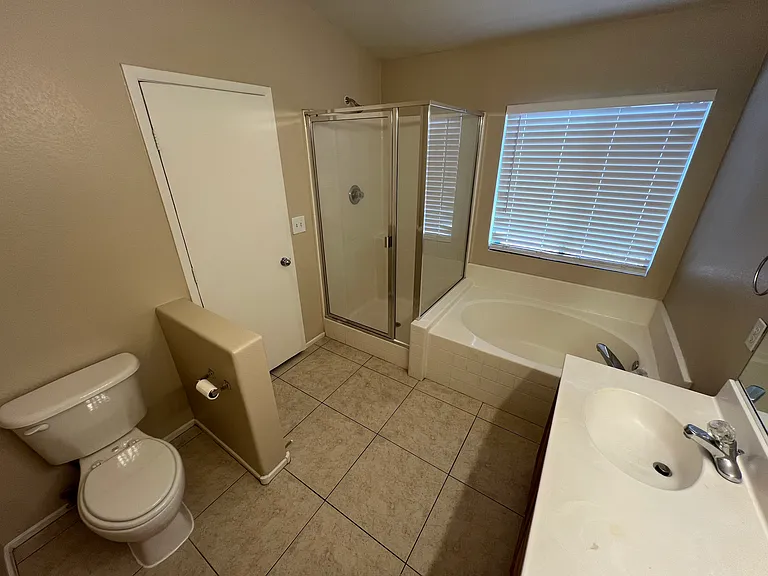4740 Mountain Snow St — Photo 4