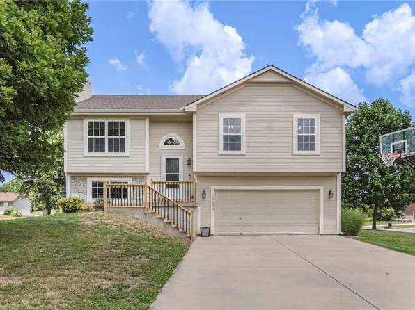 12330 Hurrelbrink Rd, Kansas City, KS 66109
