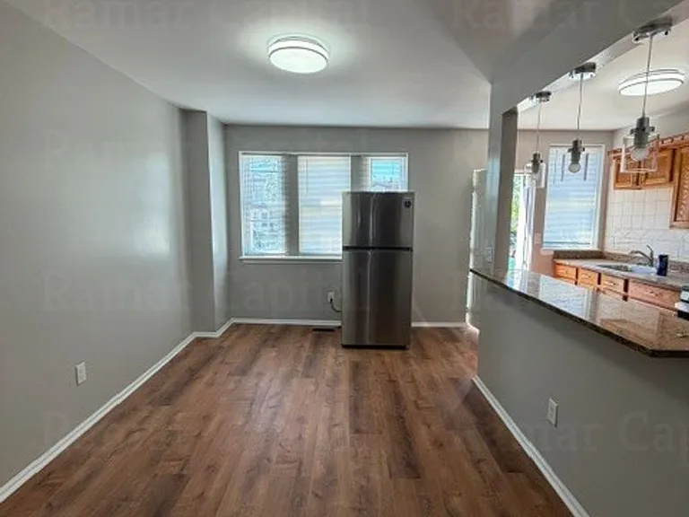 2752 Mickle St — Photo 7