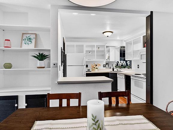 3rd image of 4502 HAMMERSLEY Road #1