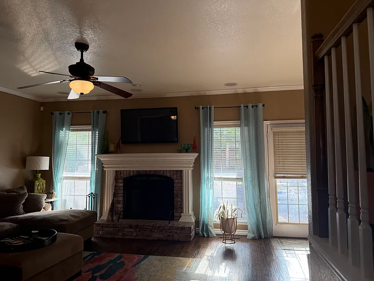 9004 S Erie Ave — Photo 9