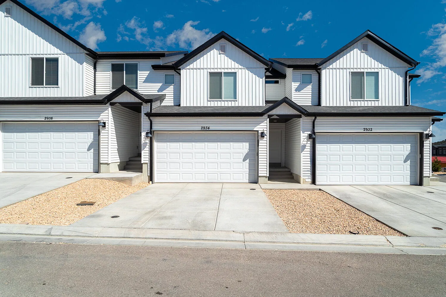4 bed, 3.5 bath, 2187 sqft, $1,900 — Photo 1
