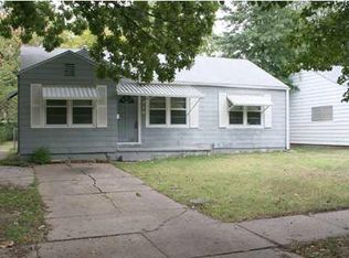 716 S Crestway St, Wichita, KS 67218