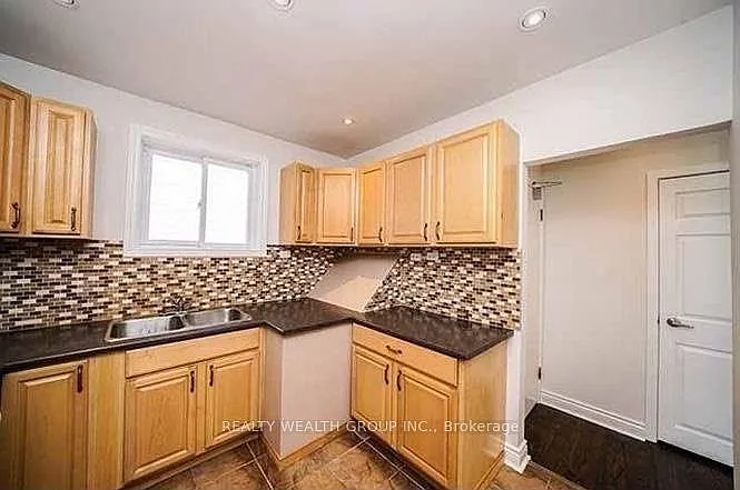 271 McConvey Dr — Photo 7