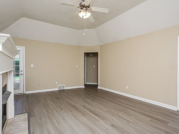 4th image of 7851 Fallstone Rd