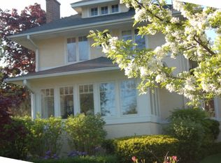 1009 Vine St, Winnetka, IL 60093