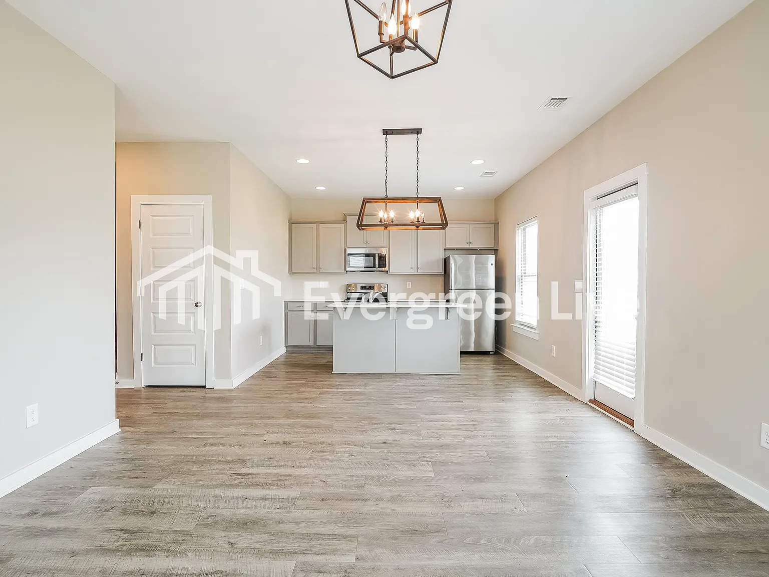 3 bed, 2.5 bath, 1268 sqft, $1,495 — Photo 3