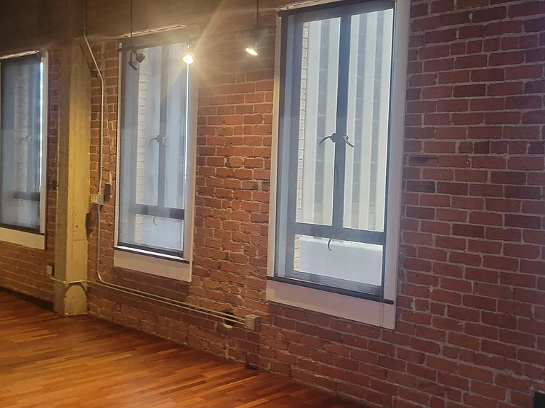 114 W Adams St #1008 — Photo 6