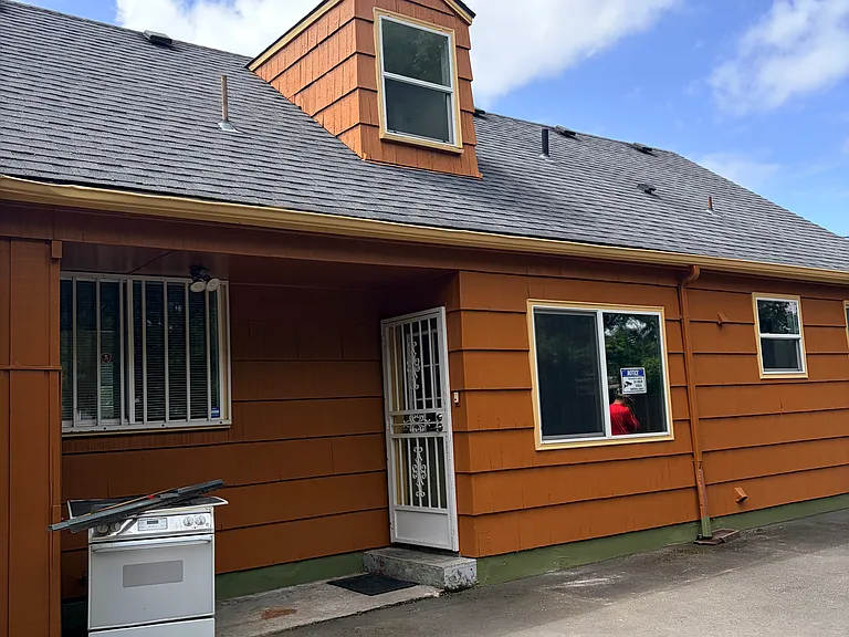 330 NE 102nd Ave — Photo 1