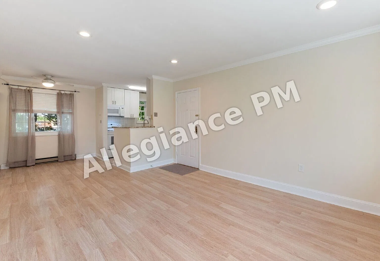 1732 W. Abingdon Drive #301 — Photo 4