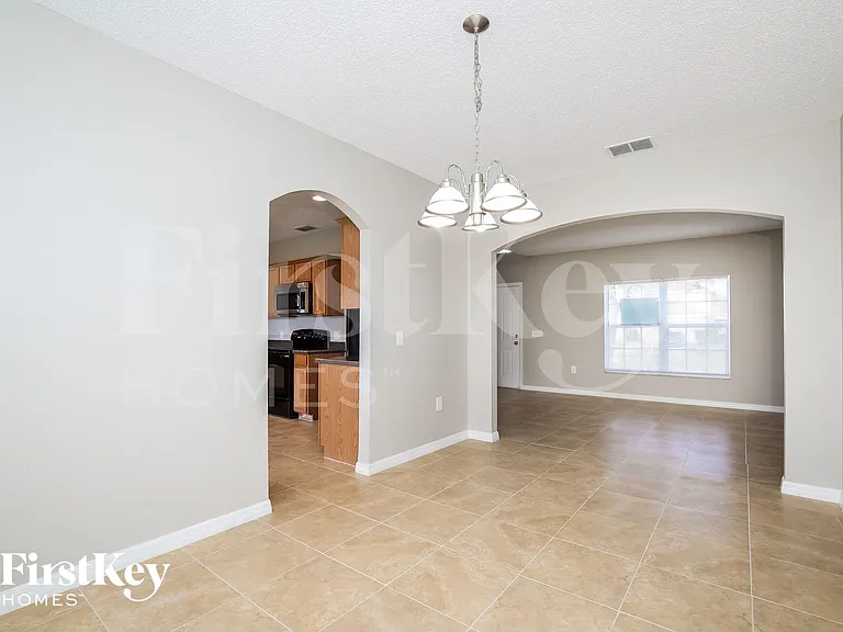 639 Linnet Ct — Photo 5