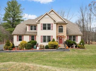 403 McKay Rd, Henryville, PA 18332