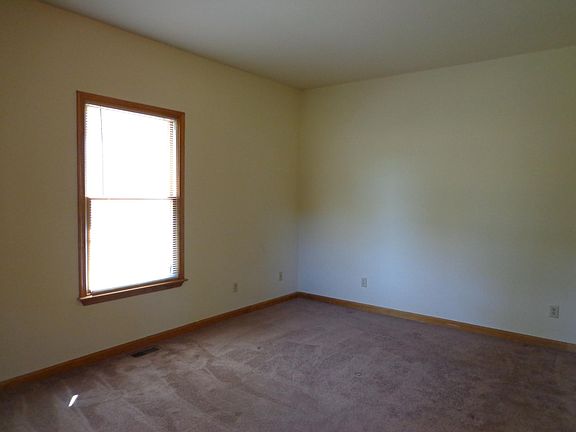 5th image of 46654 Breannes Ln