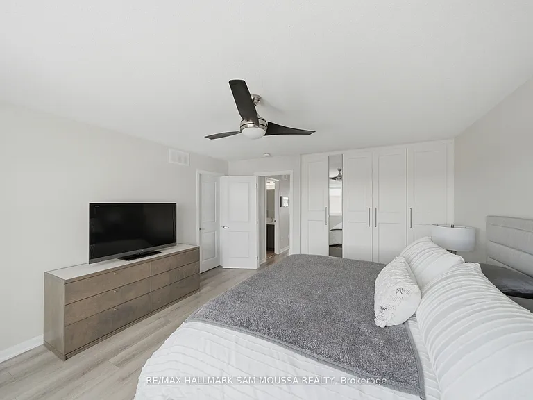 302 Drumlish Ln — Photo 26