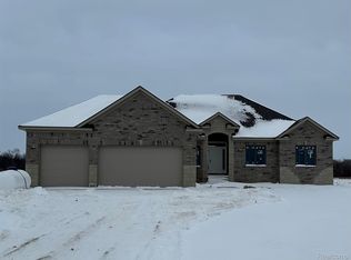 3845 Howland Rd, Almont, MI 48003