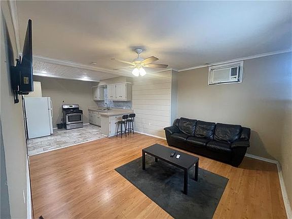 3rd image of 4101 Dumaine St APT A