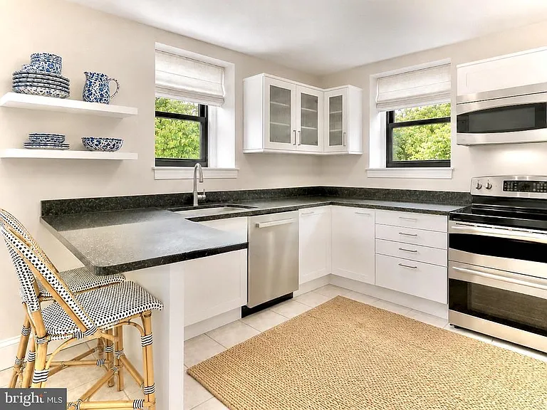 2153 California St NW #1 — Photo 8