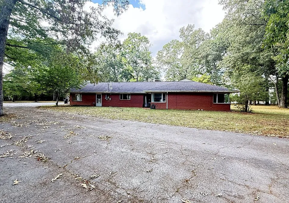 1201 Pickett Dr