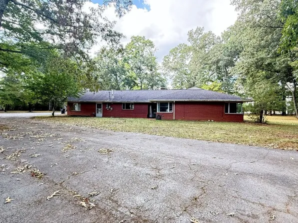 1201 Pickett Dr, Tullahoma, TN 37388