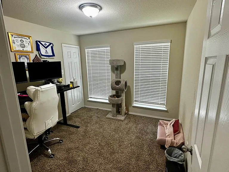 1812 Bee Creek Loop — Photo 14