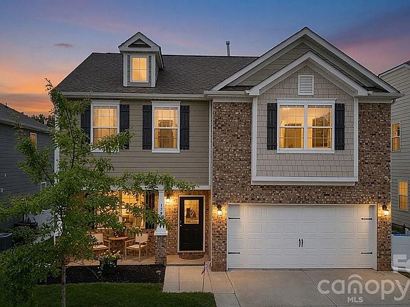 3rd image of 179 Atwater Landing Dr