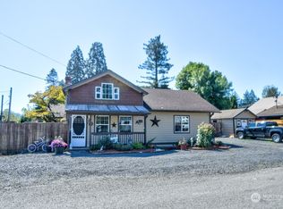 164 Main St, Onalaska, WA 98570