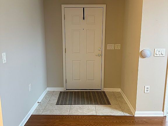 Front door/Foyer 