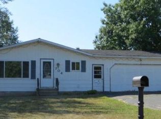 704 Hollywood Dr, Merrill, WI 54452