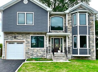 30 Caldwell Rd, Edison, NJ 08817