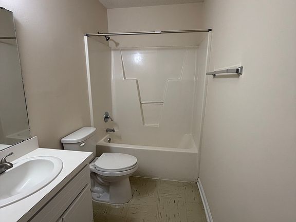 4th image of 2145 Barefoot Park Ln SW