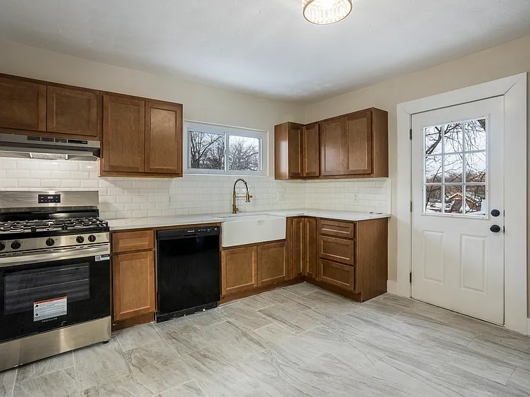 118 S Clark Ave — Photo 10