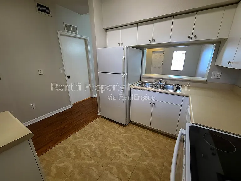 8513 Bernwood Cove Loop #208 — Photo 11