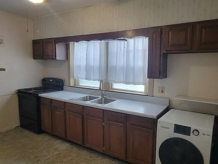 464 W Penn Ave — Photo 8