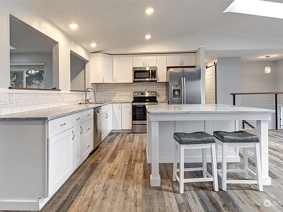 5th image of 2506 255th Street NW