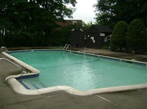 5th image of 64 Willard St APT 203
