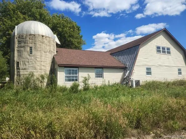 9436 E Bennington Rd, Durand, MI 48429