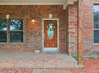 607 Cedar Dr, Pilot Point, TX 76258