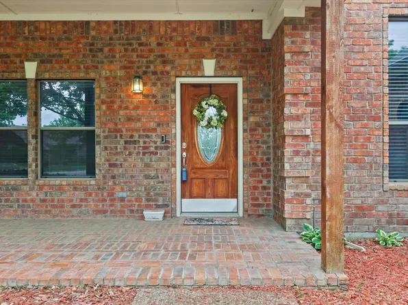 607 Cedar Dr, Pilot Point, TX 76258