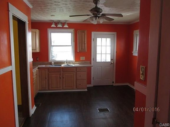 3rd image of 64 E Beechwood Ave