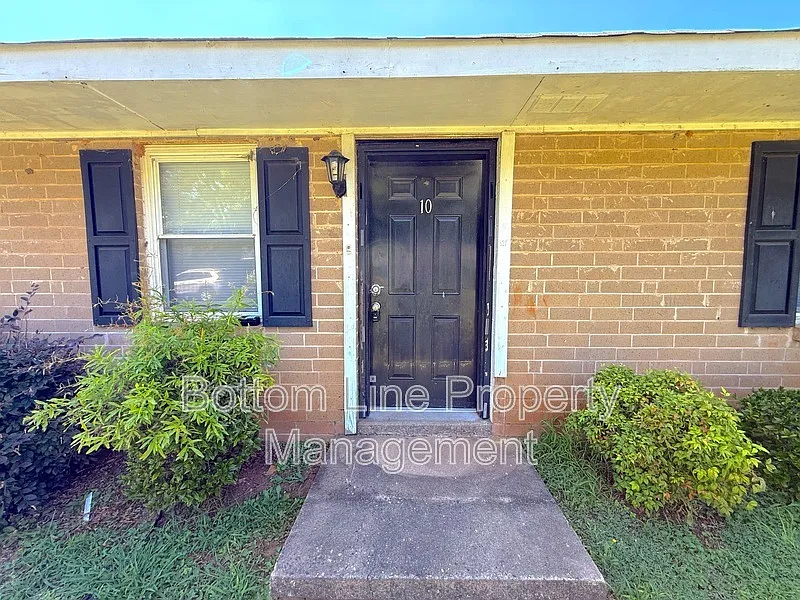 2 bed, 1.0 bath, 800 sqft, $800 — Photo 1
