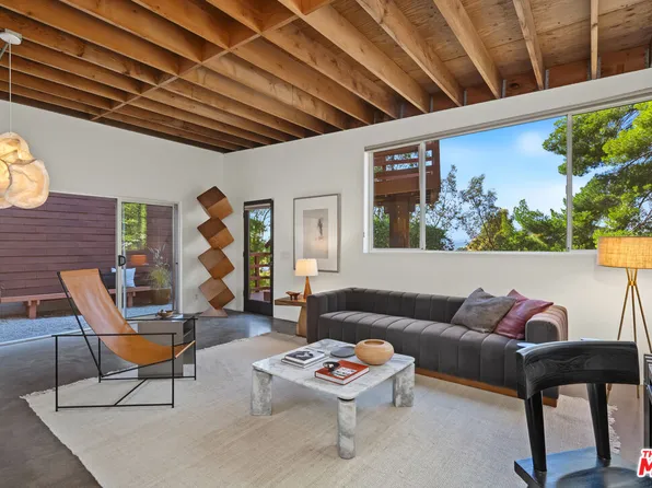 23685 Clover Trl, Calabasas, CA 91302