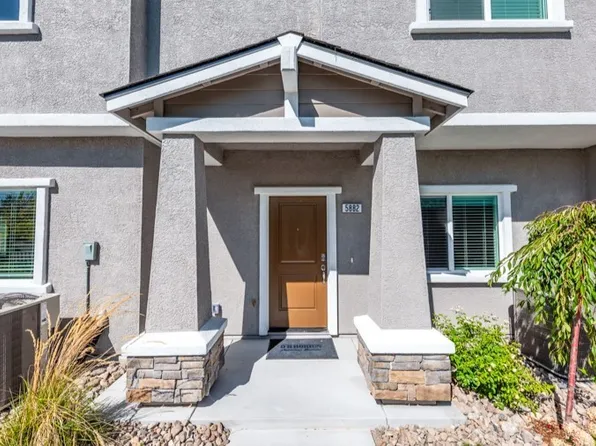 5882 Grand Row Way Town, Out Of Area, NV 89523