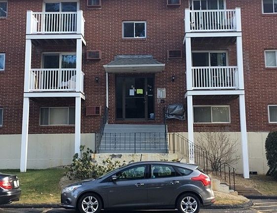 2nd image of 616 Boston Post Rd E APT 9